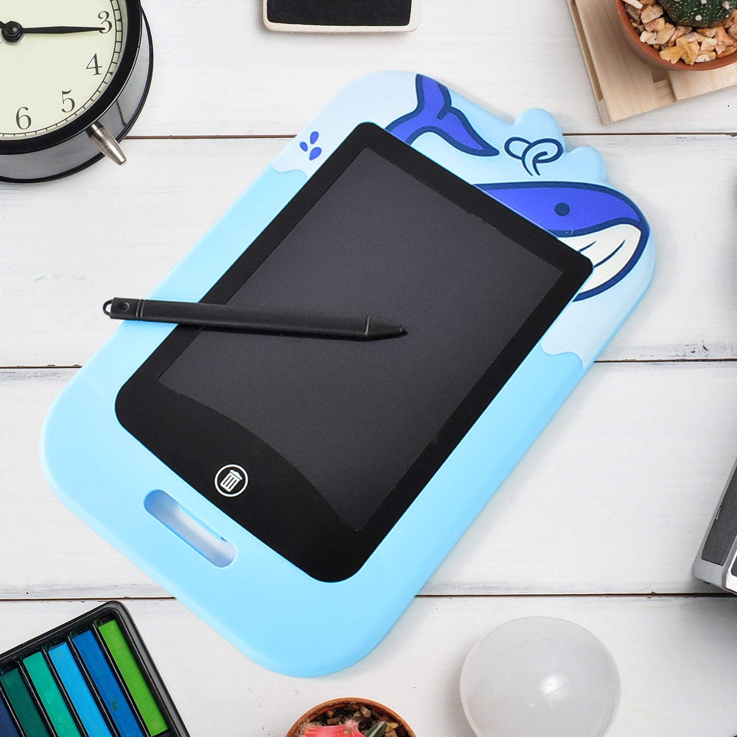 Portable lcd writing tablet